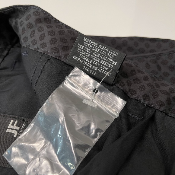 Shorts - Picture 6 of 6